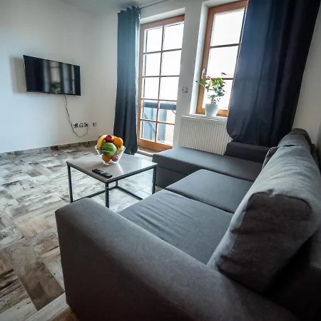 Sportovcu 9 شقة كوتنا هورا